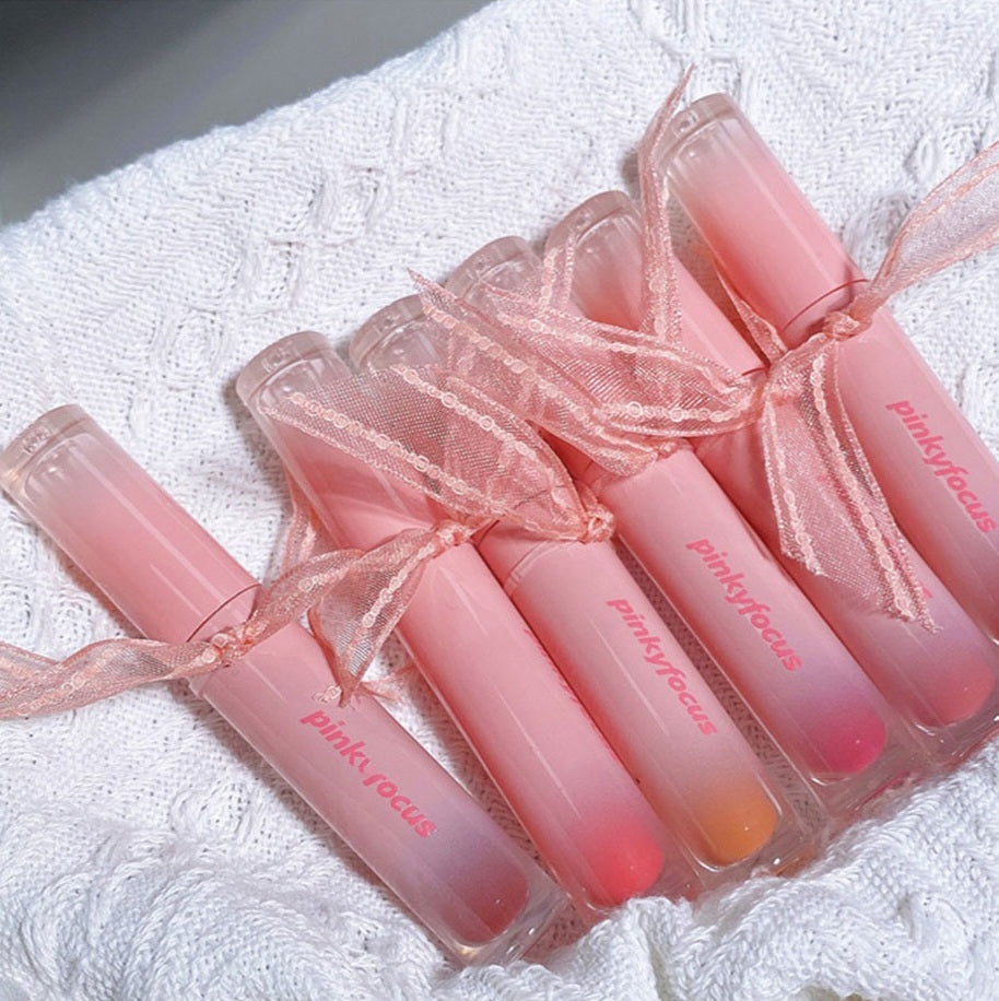 Pinky focus bow lip glaze (Pre-order)